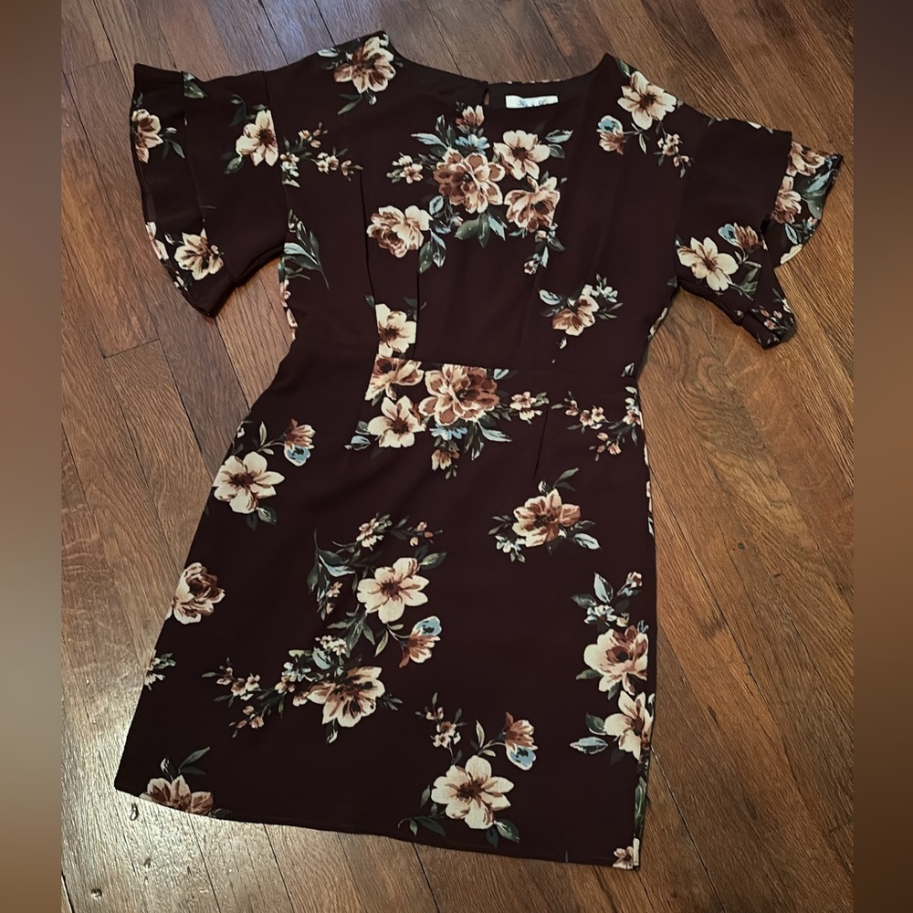 She + Sky, size small, floral NWT